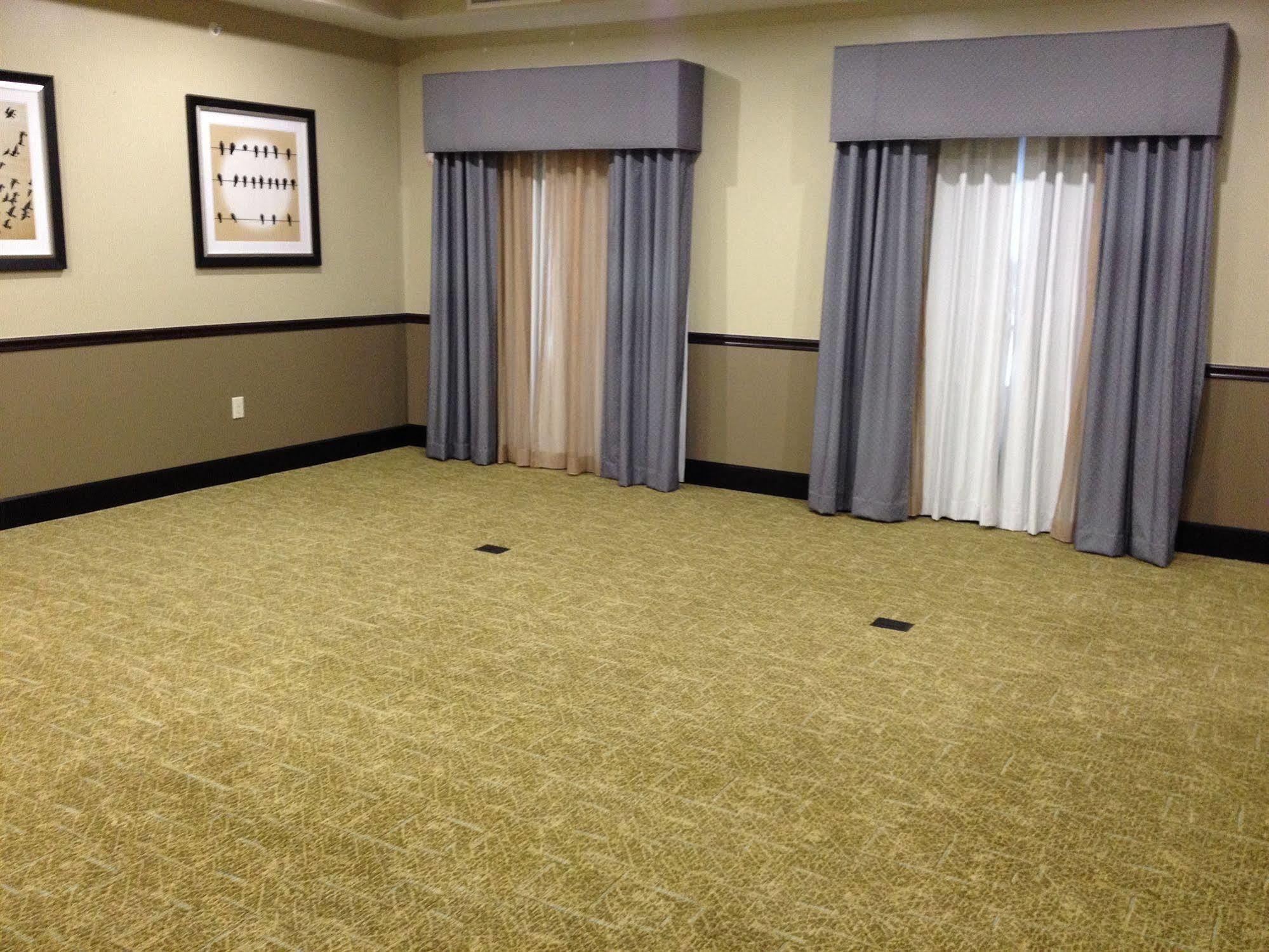 Hotel Staybridge Schererville, An Ihg 3*